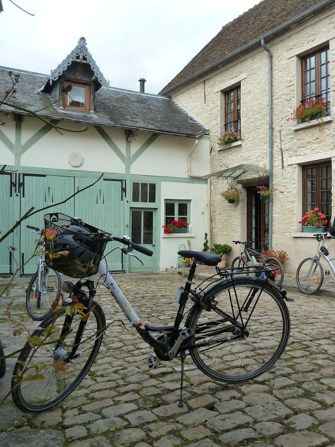 Bed and Breakfast Au Relais De Chaussy Esterno foto