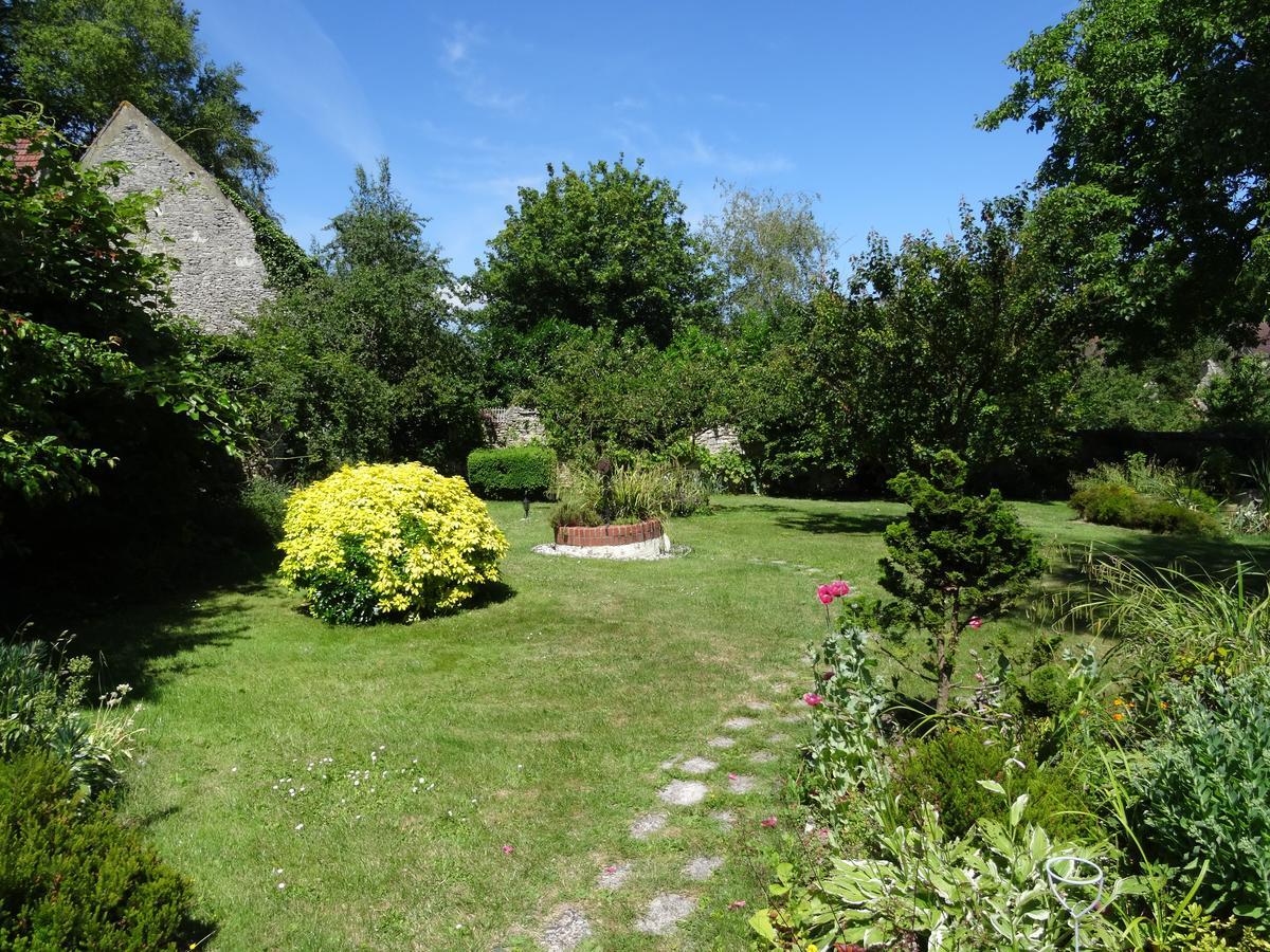 Bed and Breakfast Au Relais De Chaussy Esterno foto